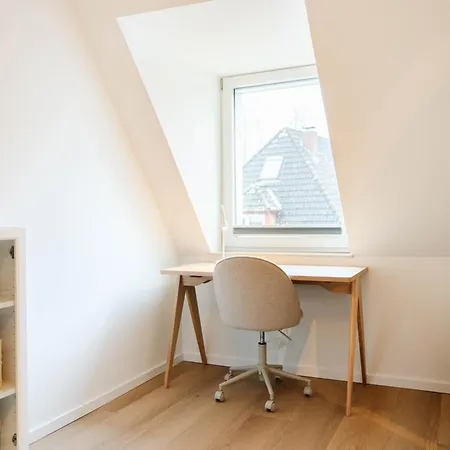 Stapi5010 I Wohlfuehlen Mit Kindern - Parken, Spielen, Wellness - Zentral Gelegen Fuer Bis Zu 5 Gaeste - Mit 2 Schlafzimmern Und Badewanne * Bielefeld